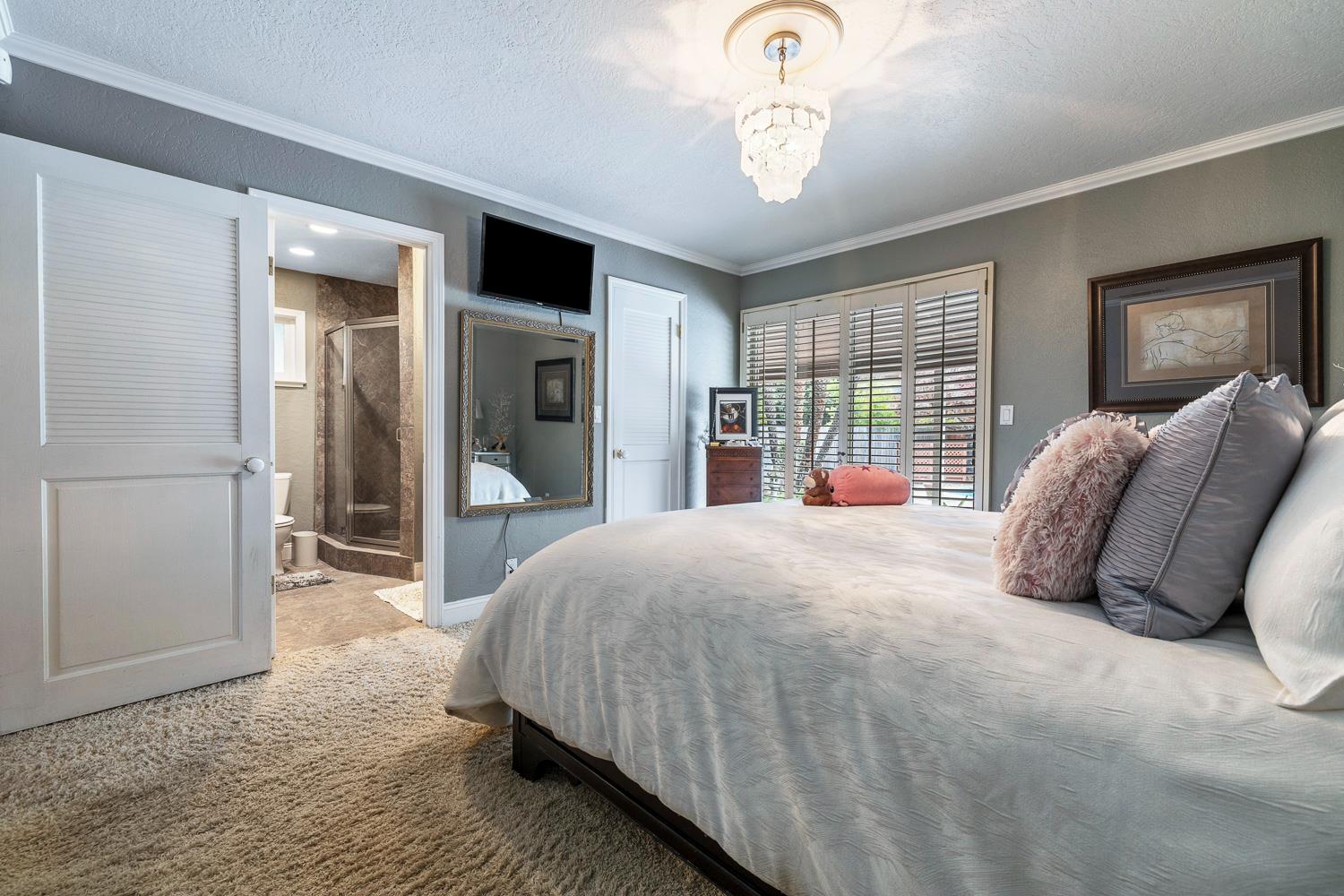 5627 N Kavanagh Avenue, Fresno, CA, 93711