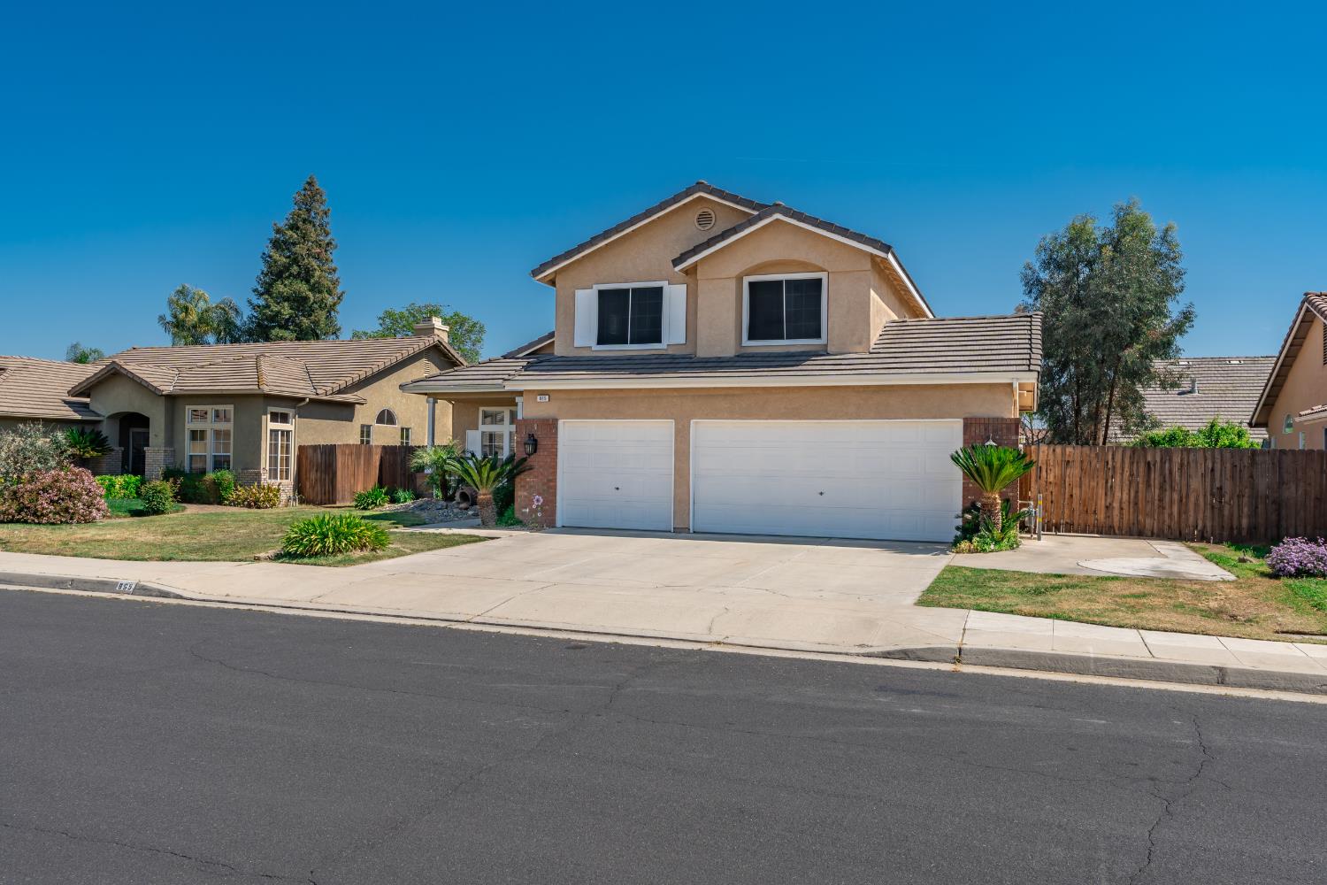 865 Mckelvy Avenue, Clovis, CA, 93611