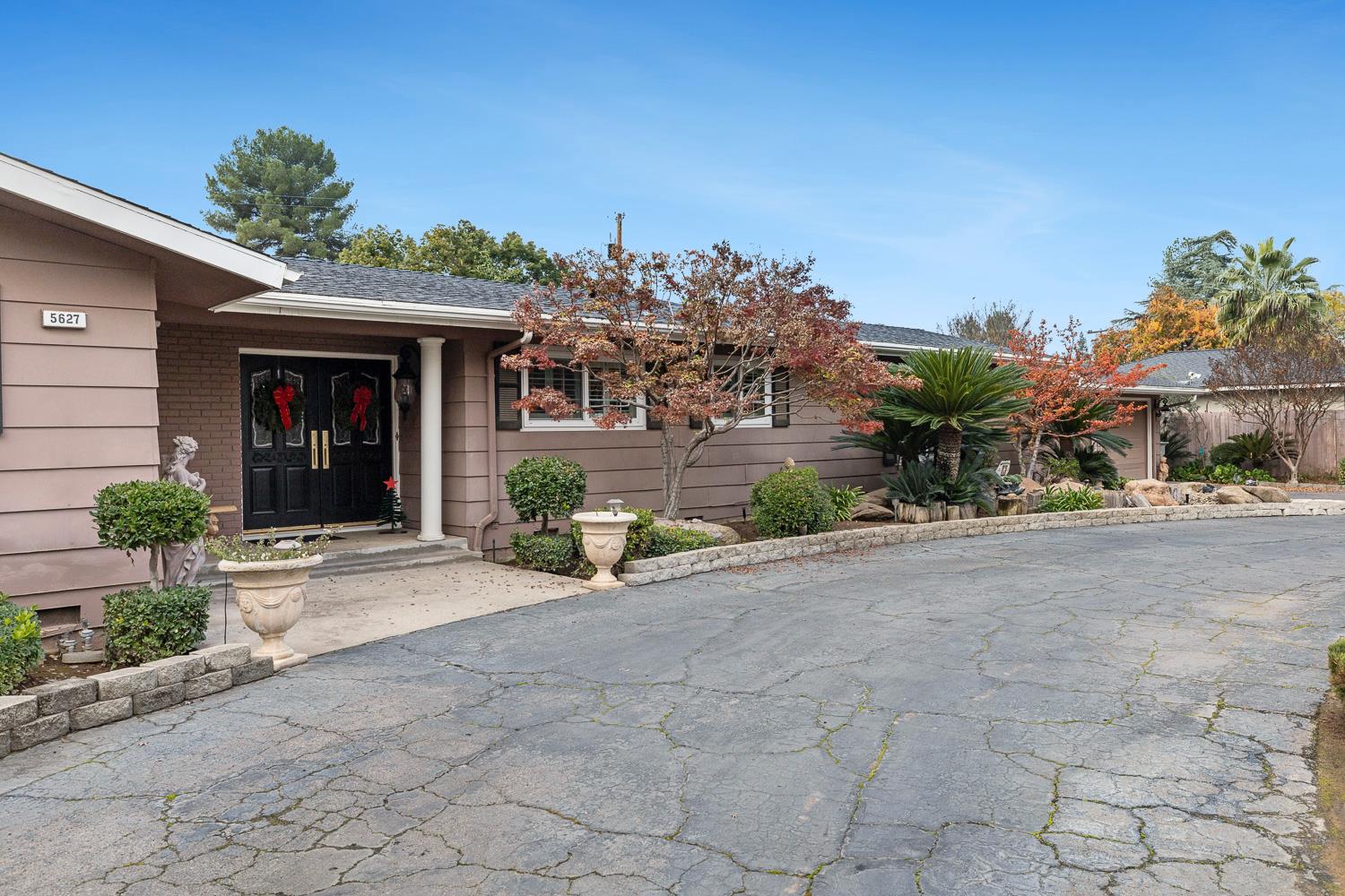 5627 N Kavanagh Avenue, Fresno, CA, 93711