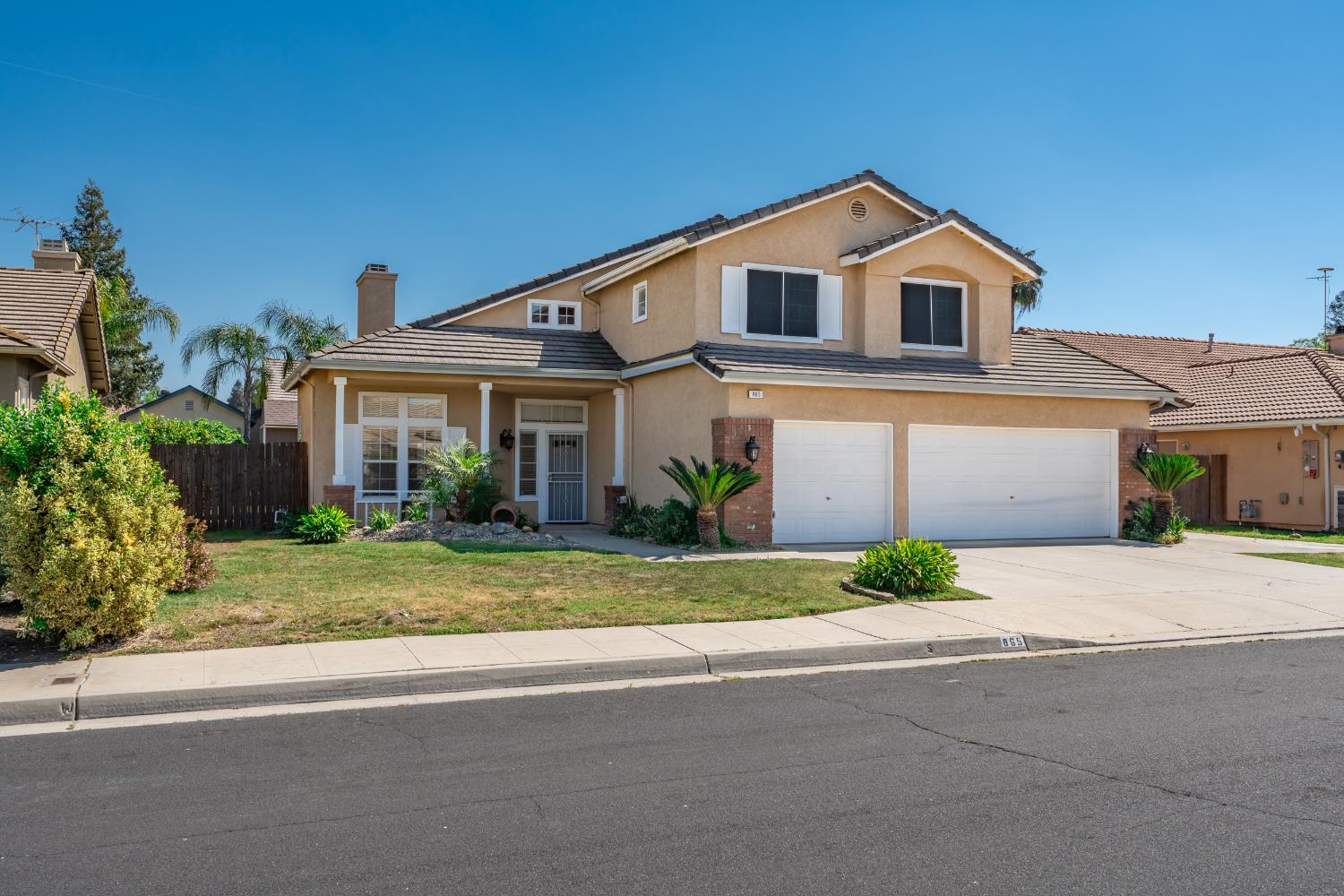 865 Mckelvy Avenue, Clovis, CA, 93611