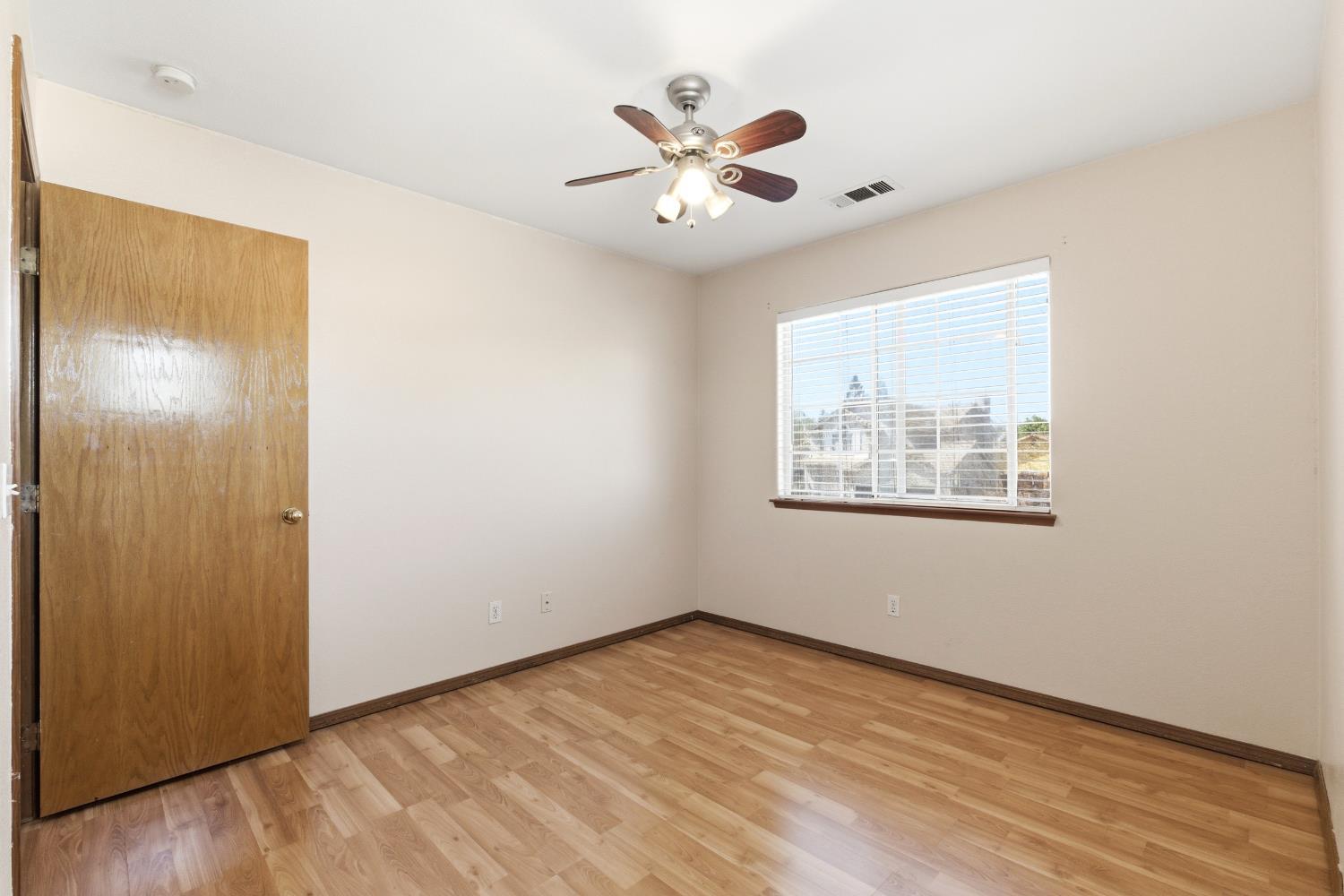 865 Mckelvy Avenue, Clovis, CA, 93611