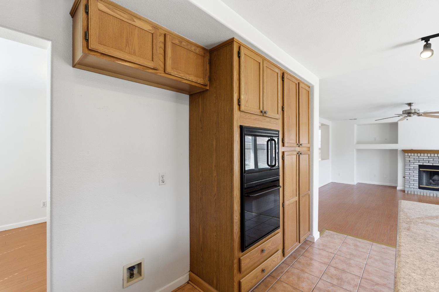 865 Mckelvy Avenue, Clovis, CA, 93611