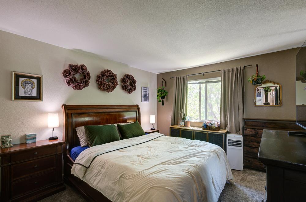 402 N Poplar Avenue, Fresno, CA, 93701