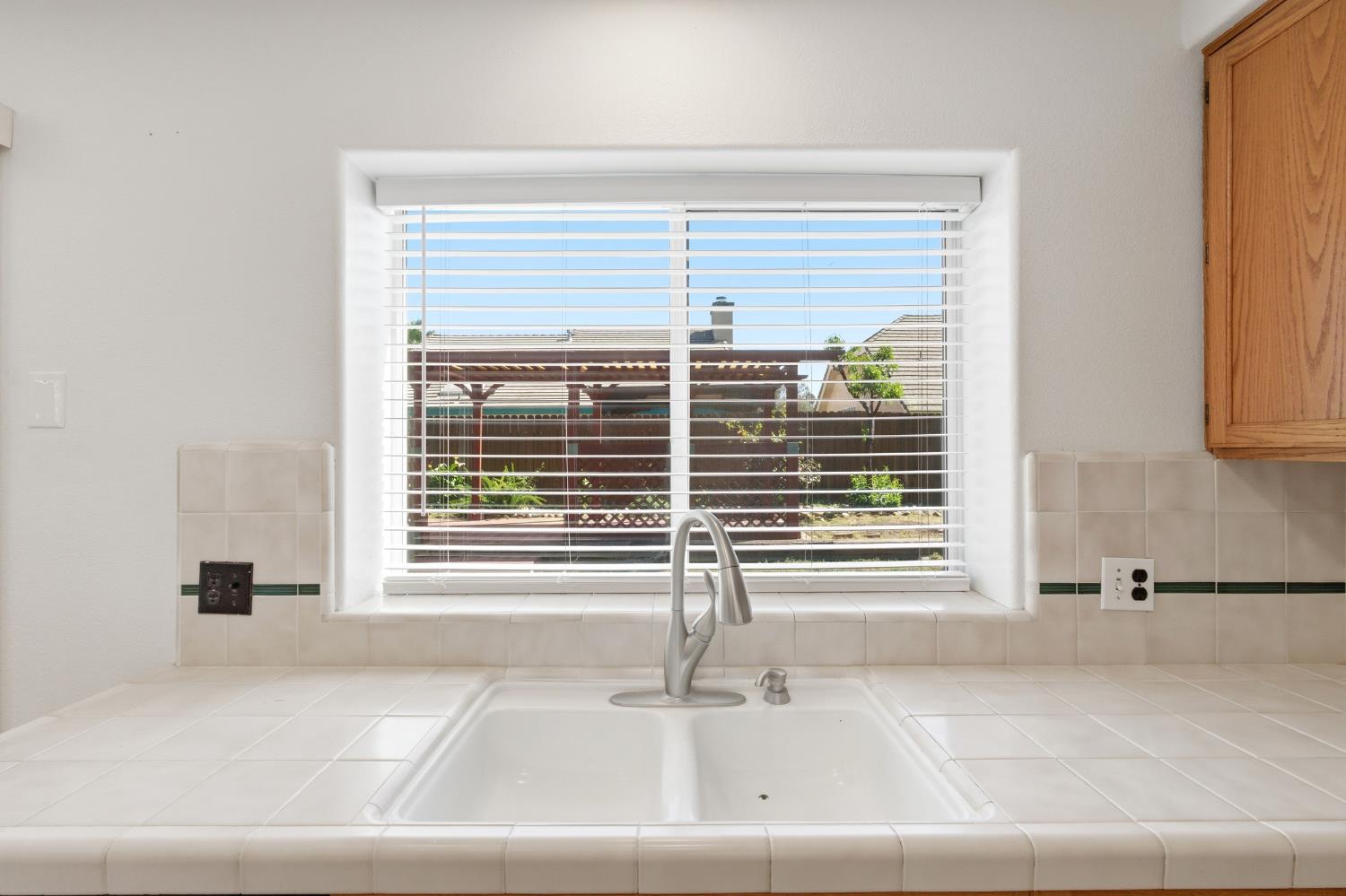 865 Mckelvy Avenue, Clovis, CA, 93611