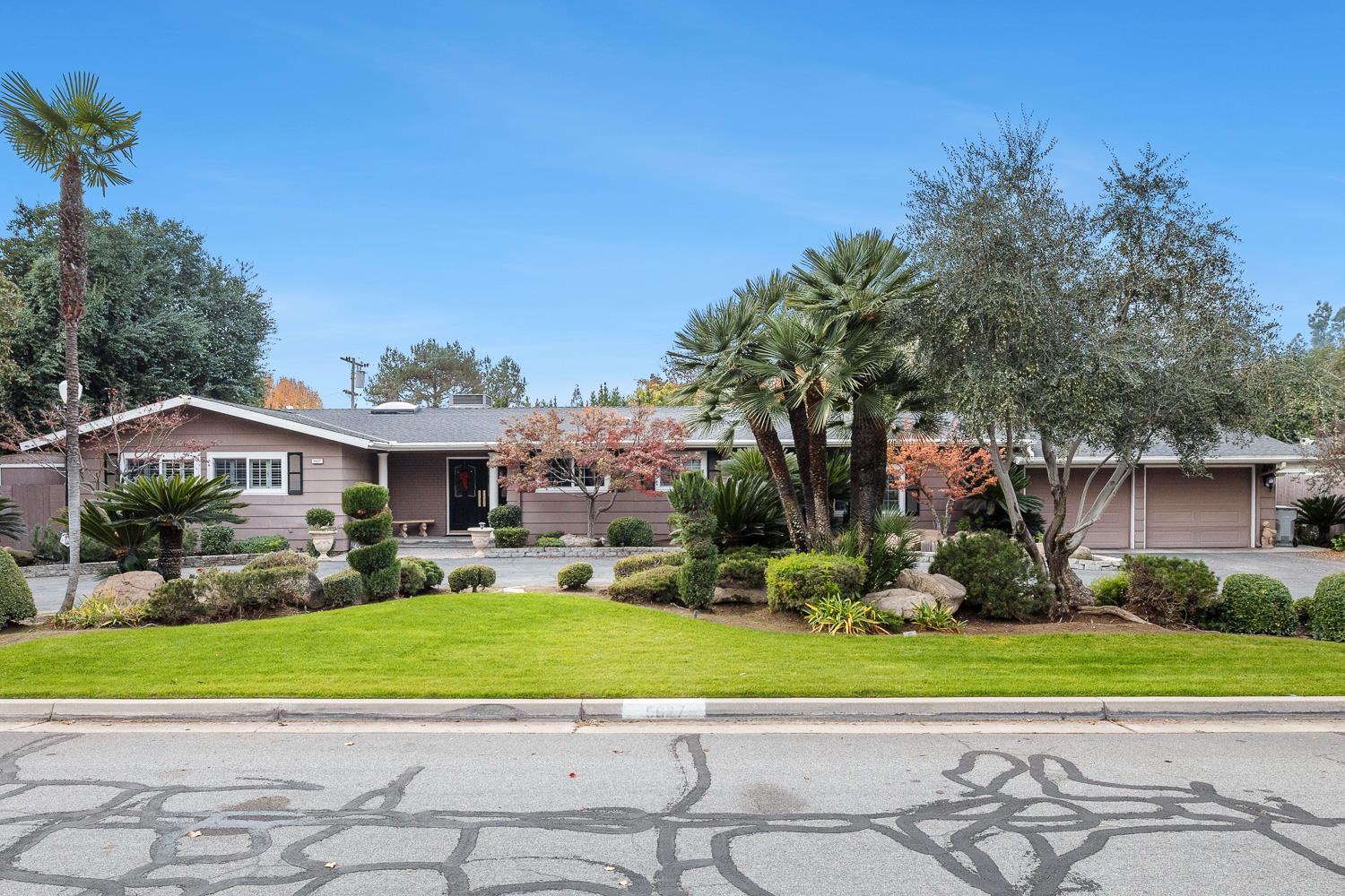 5627 N Kavanagh Avenue, Fresno, CA, 93711