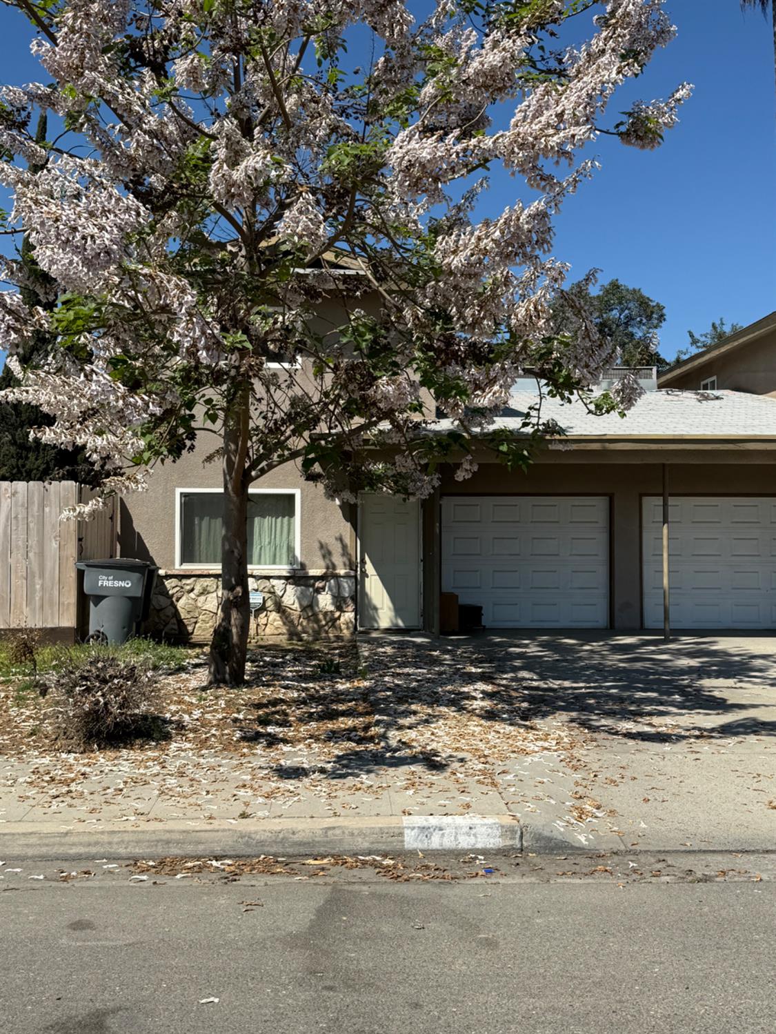 Duplex in Fresno - photo 2