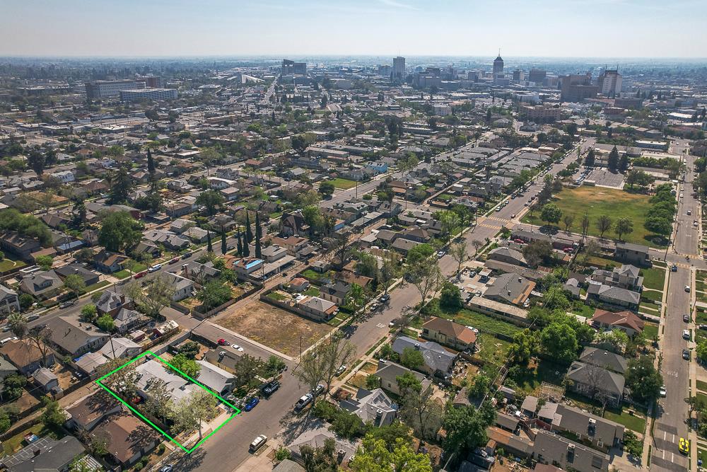 402 N Poplar Avenue, Fresno, CA, 93701