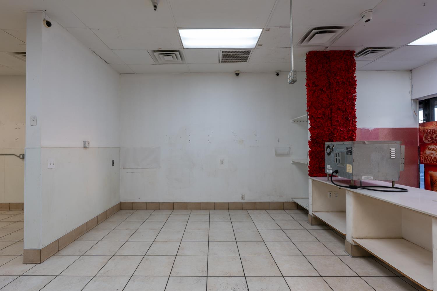 3111 N Maroa Avenue, Fresno, CA, 93704