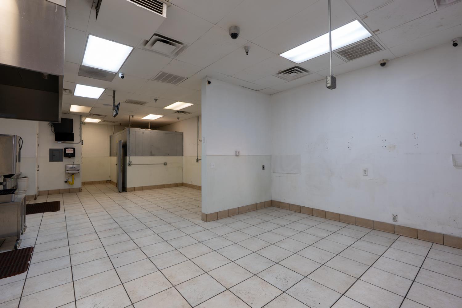 3111 N Maroa Avenue, Fresno, CA, 93704