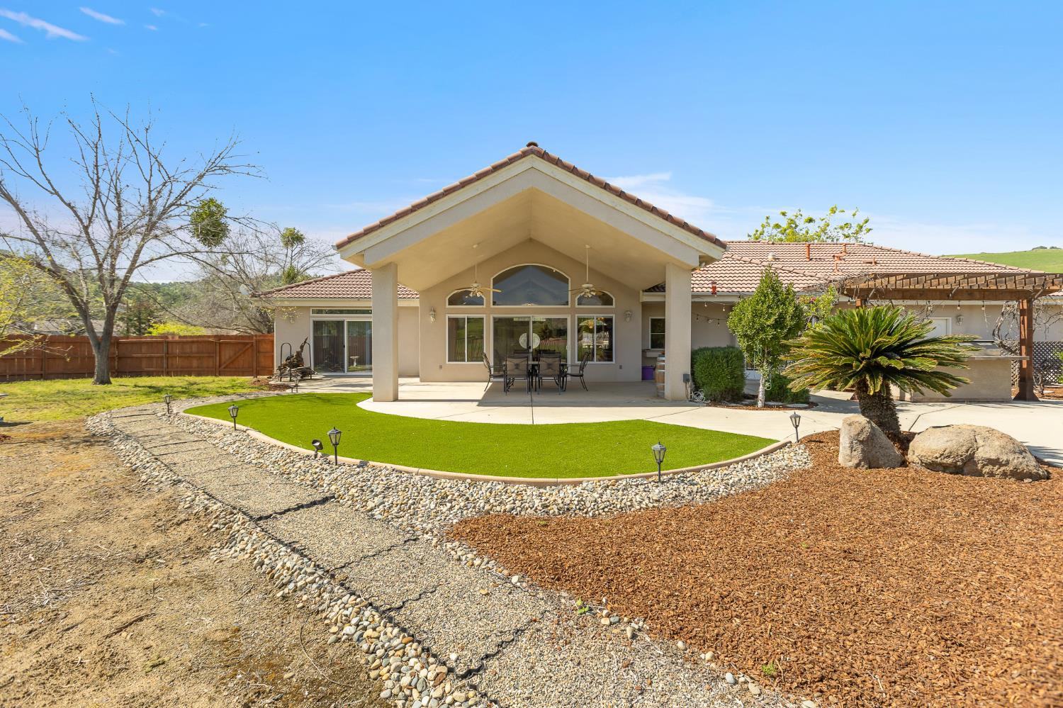 32250 Appaloosa Drive, Lindsay, CA, 93265