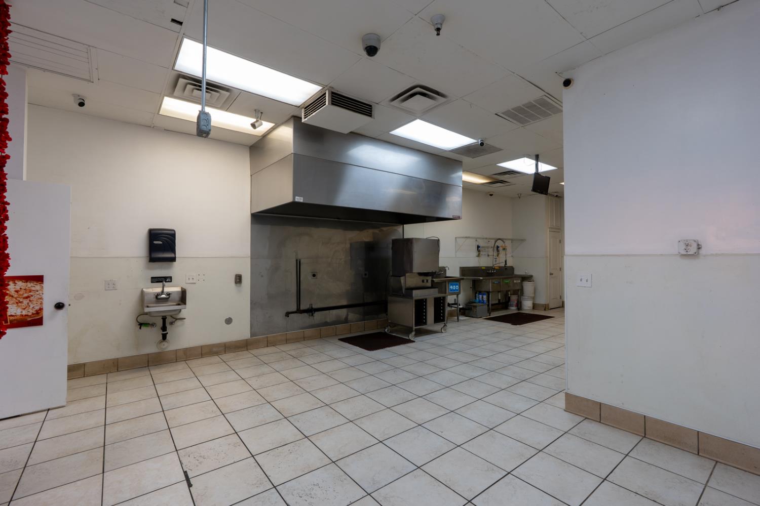 3111 N Maroa Avenue, Fresno, CA, 93704