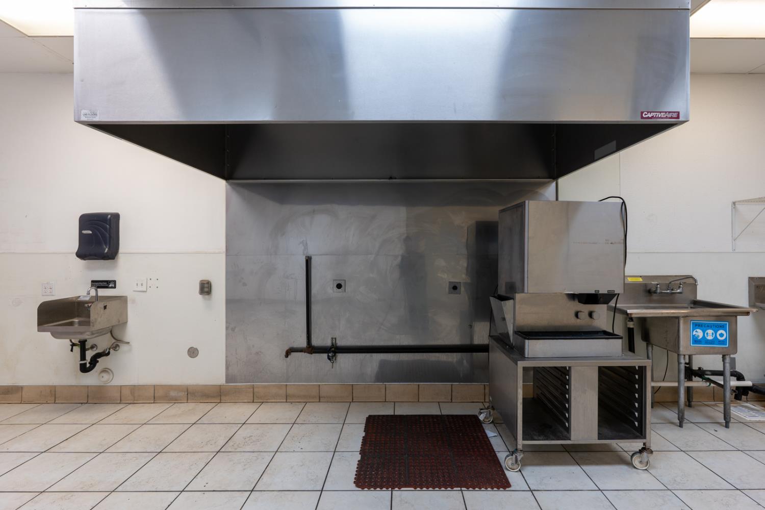 3111 N Maroa Avenue, Fresno, CA, 93704