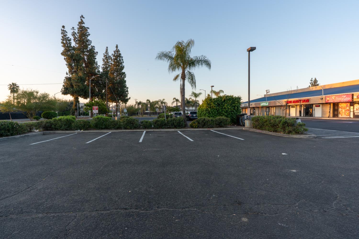 3111 N Maroa Avenue, Fresno, CA, 93704