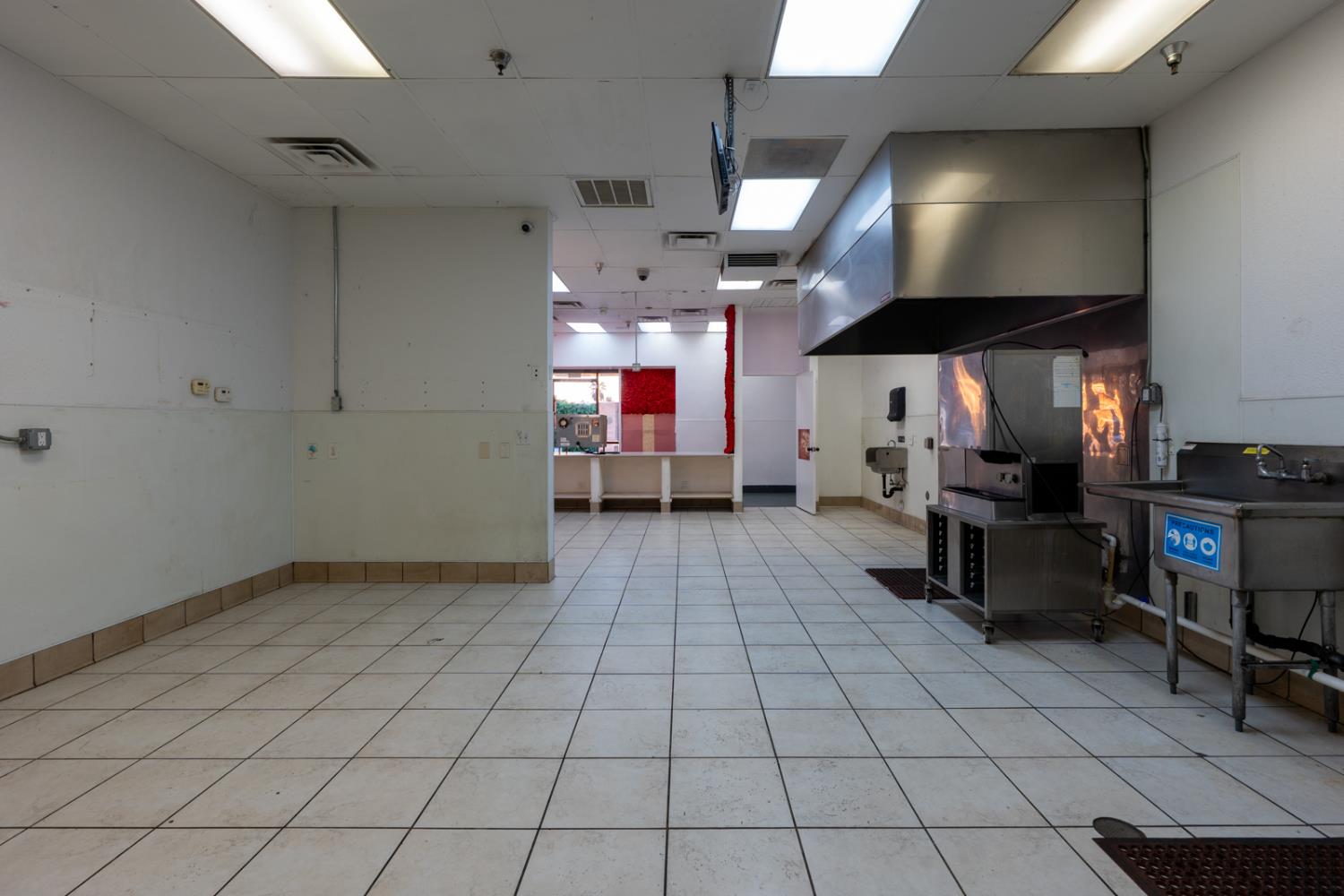 3111 N Maroa Avenue, Fresno, CA, 93704