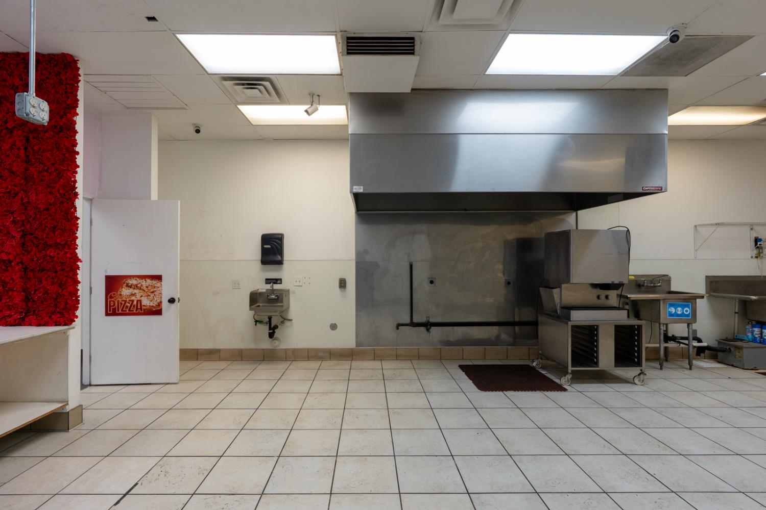 3111 N Maroa Avenue, Fresno, CA, 93704