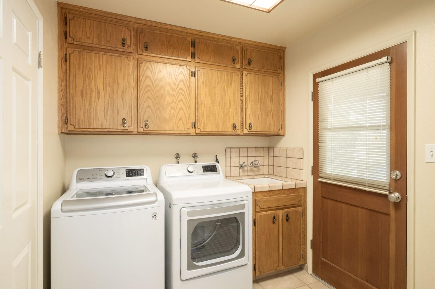 1572 E Decatur Avenue, Fresno, CA, 93720