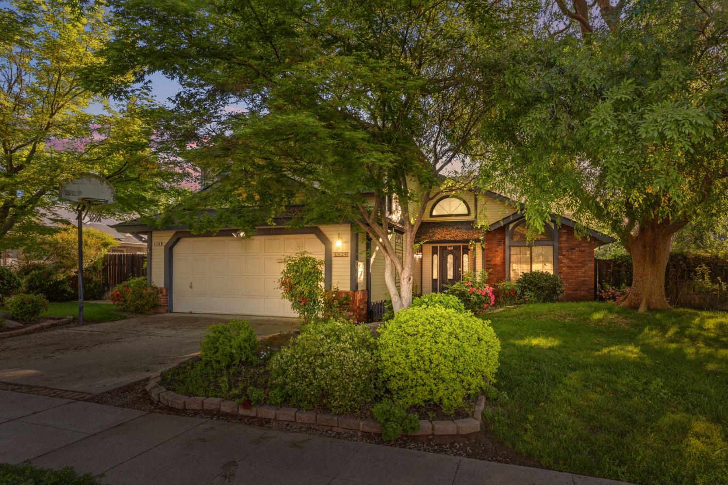 2142 N Wilson Avenue, Fresno, CA, 93704