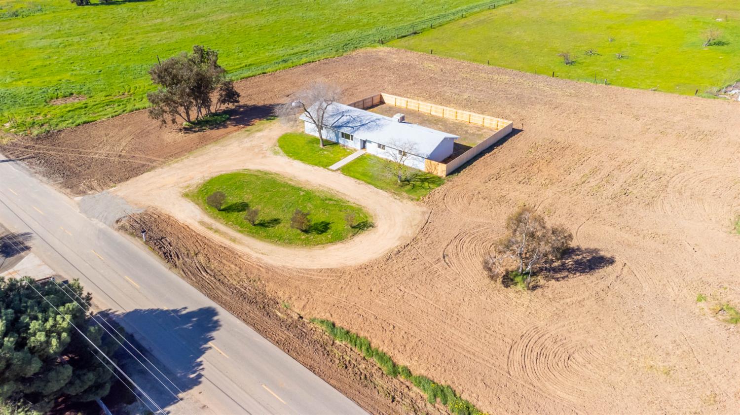 Farm in Madera - photo 2