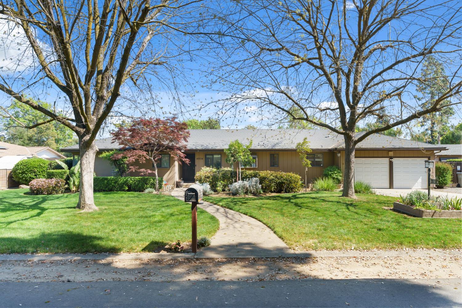 Single Family in Fresno - photo 2