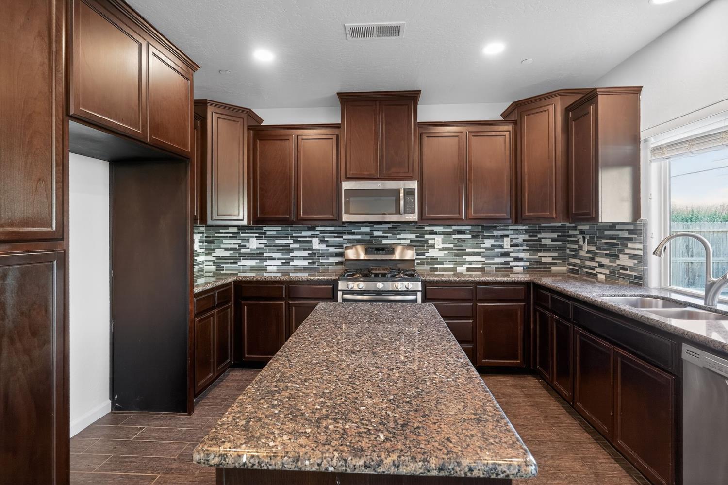 3077 N Hanalei Avenue, Fresno, CA, 93737