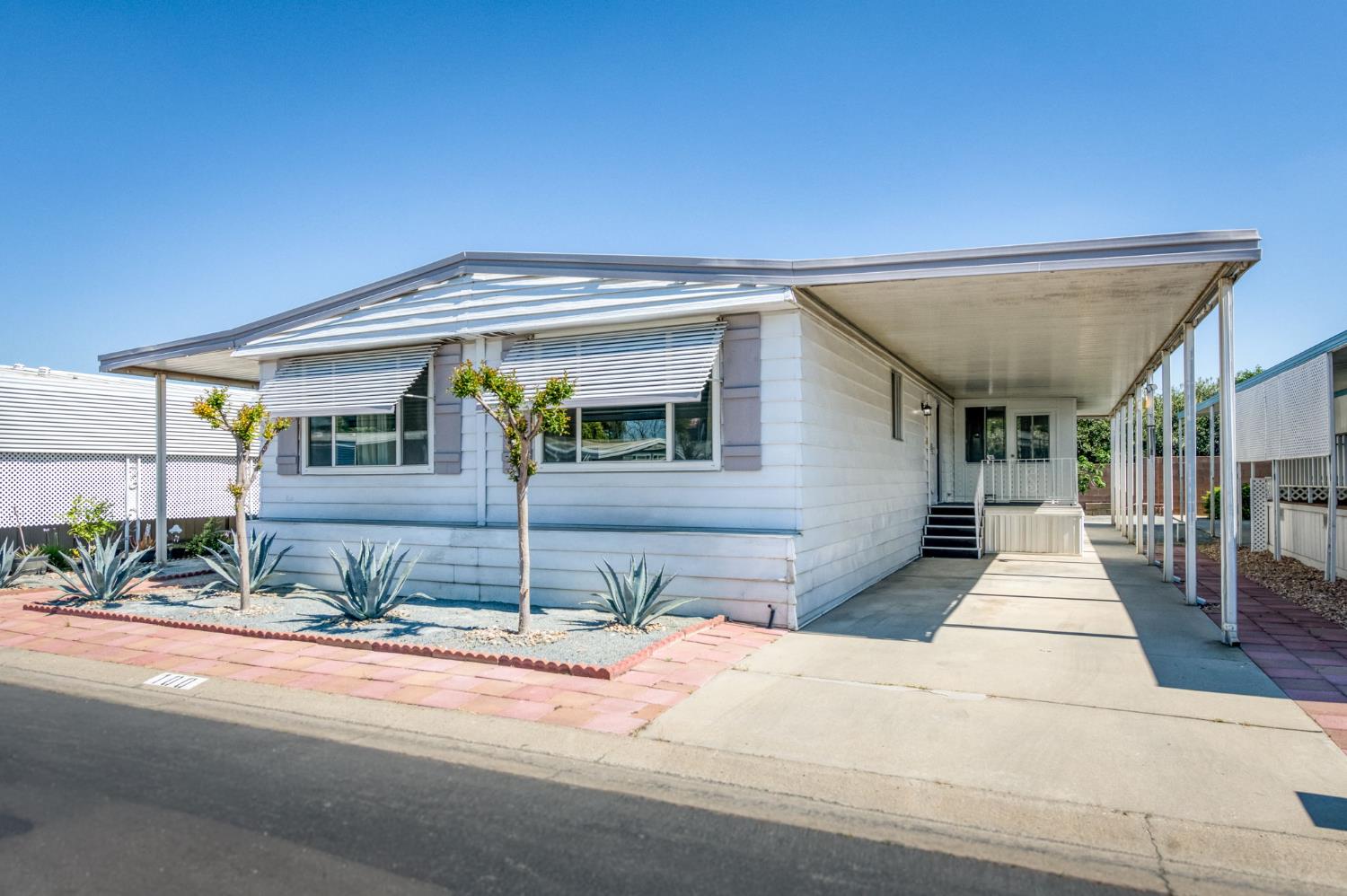 Mobile Home in Clovis - photo 3