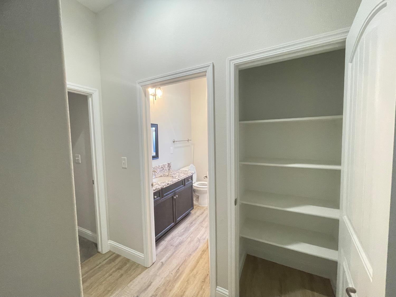 104 N Koleen Ave, Kerman, CA, 93630