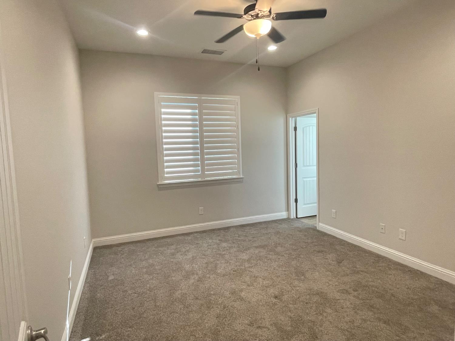 104 N Koleen Ave, Kerman, CA, 93630