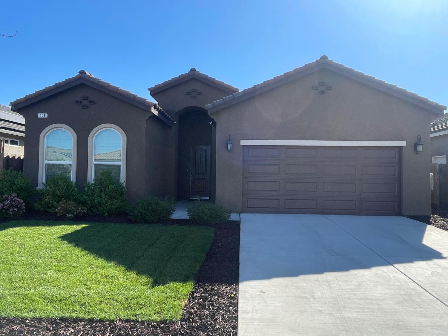 104 N Koleen Ave, Kerman, CA, 93630