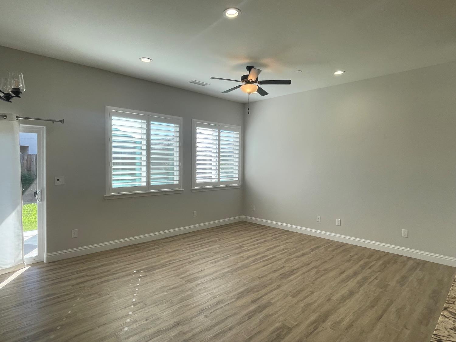 104 N Koleen Ave, Kerman, CA, 93630