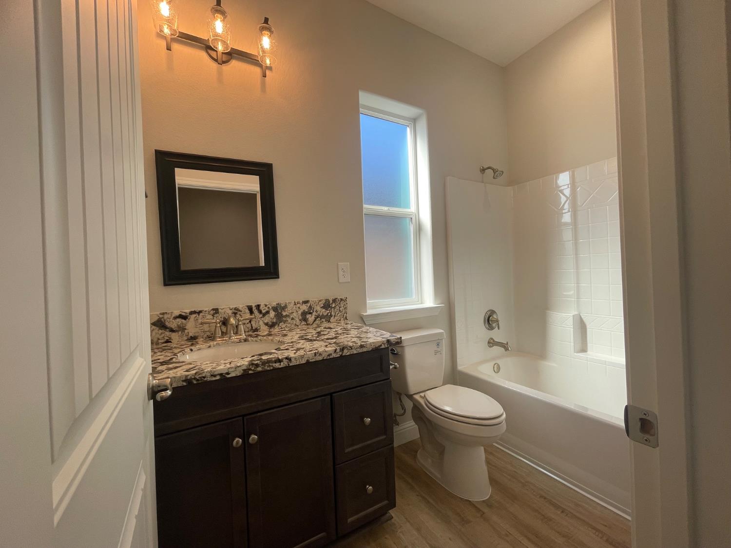 104 N Koleen Ave, Kerman, CA, 93630