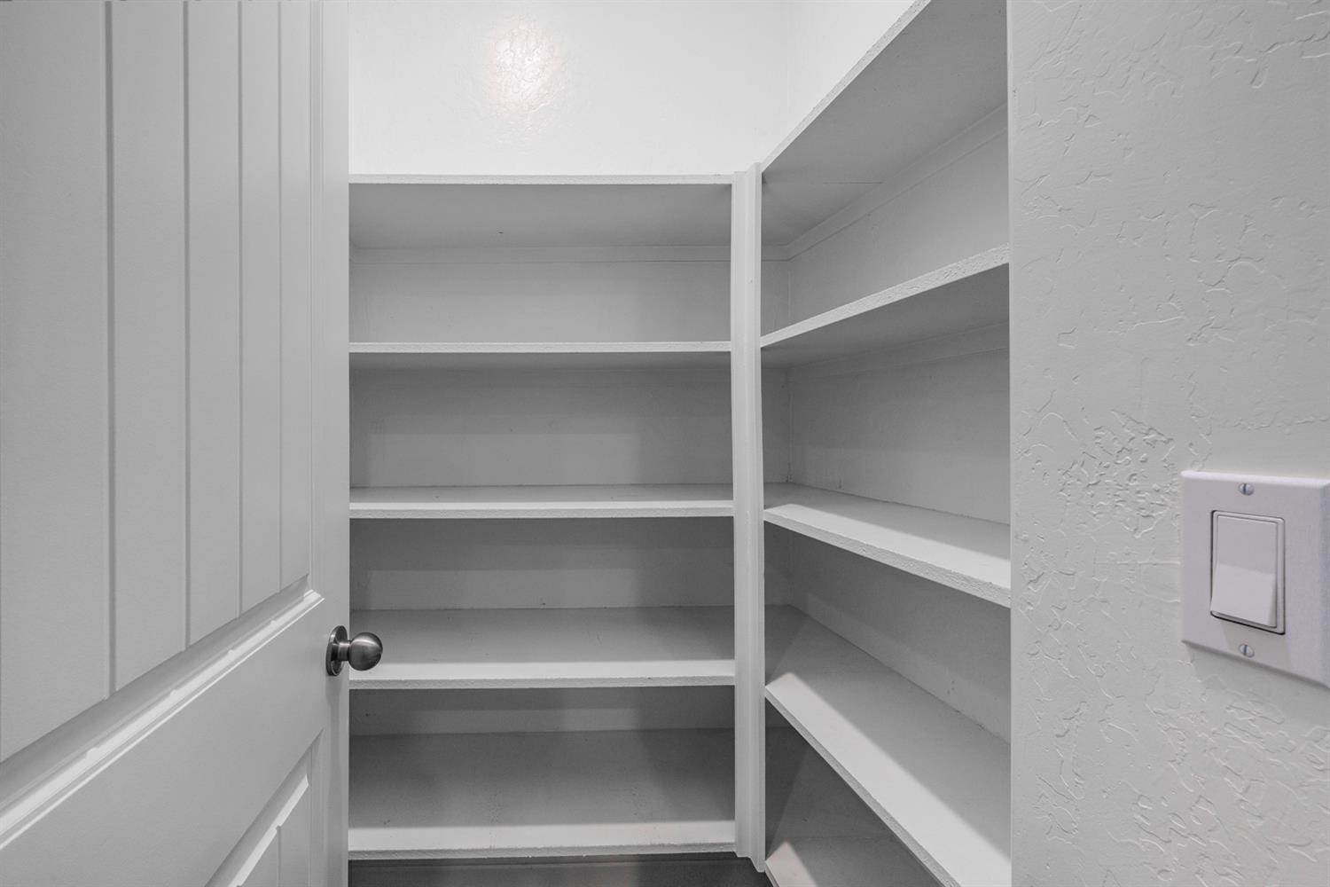 2027 W Babcock Avenue, Visalia, CA, 93291