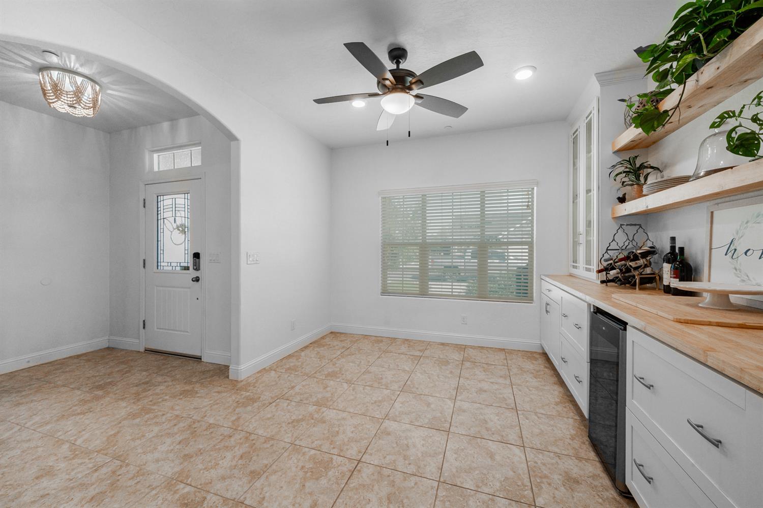 2027 W Babcock Avenue, Visalia, CA, 93291