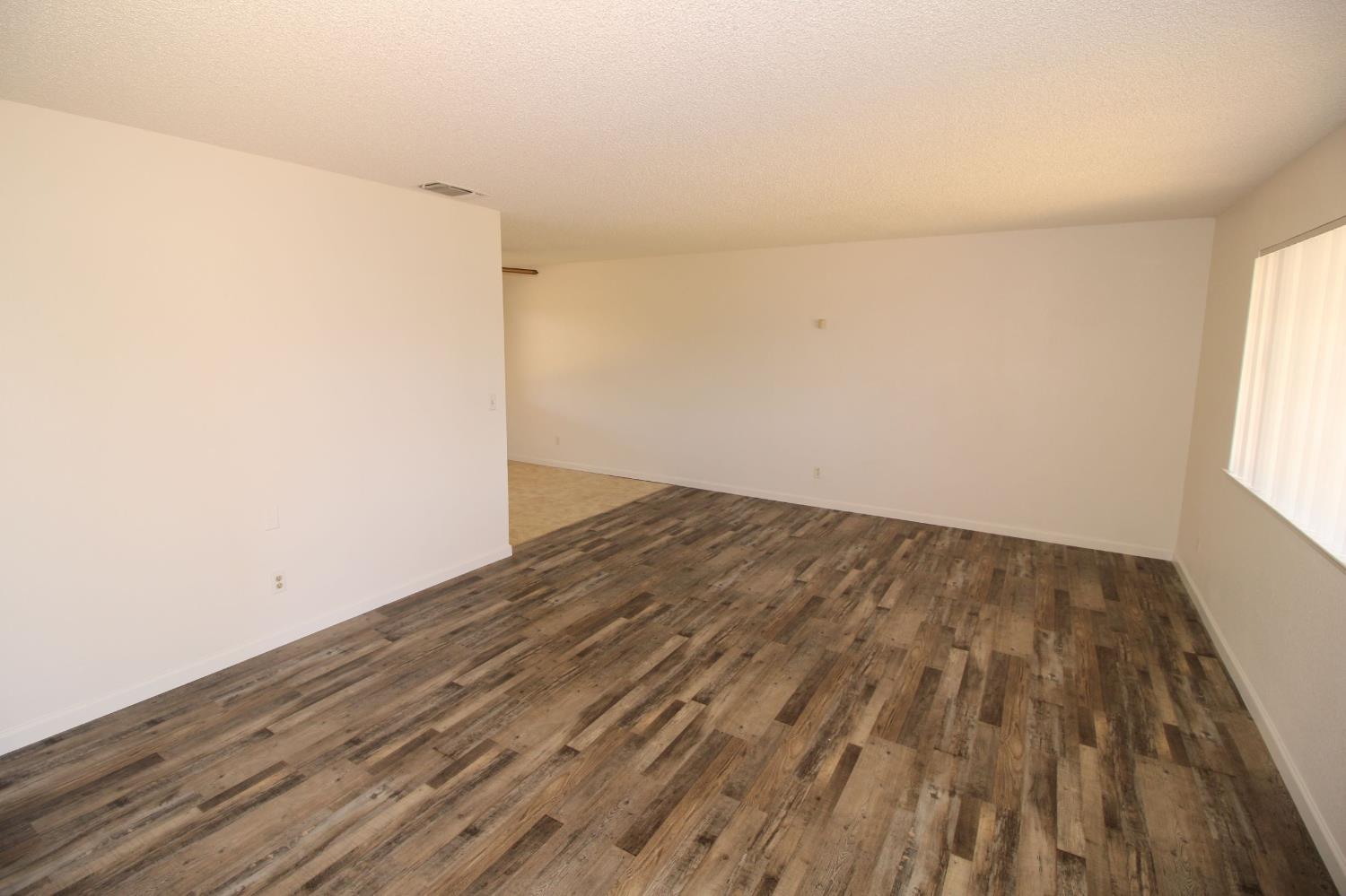 Single Family in Fresno - photo 2