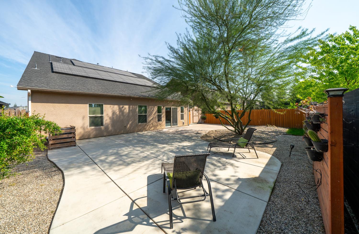 2027 W Babcock Avenue, Visalia, CA, 93291