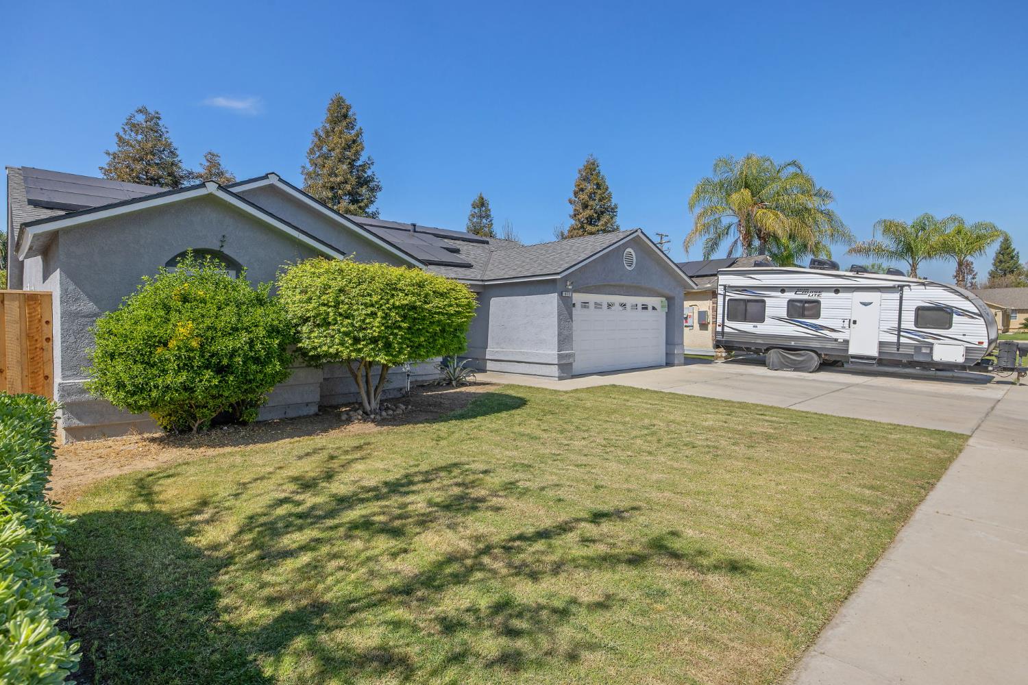 Single Family in Sanger - photo 3