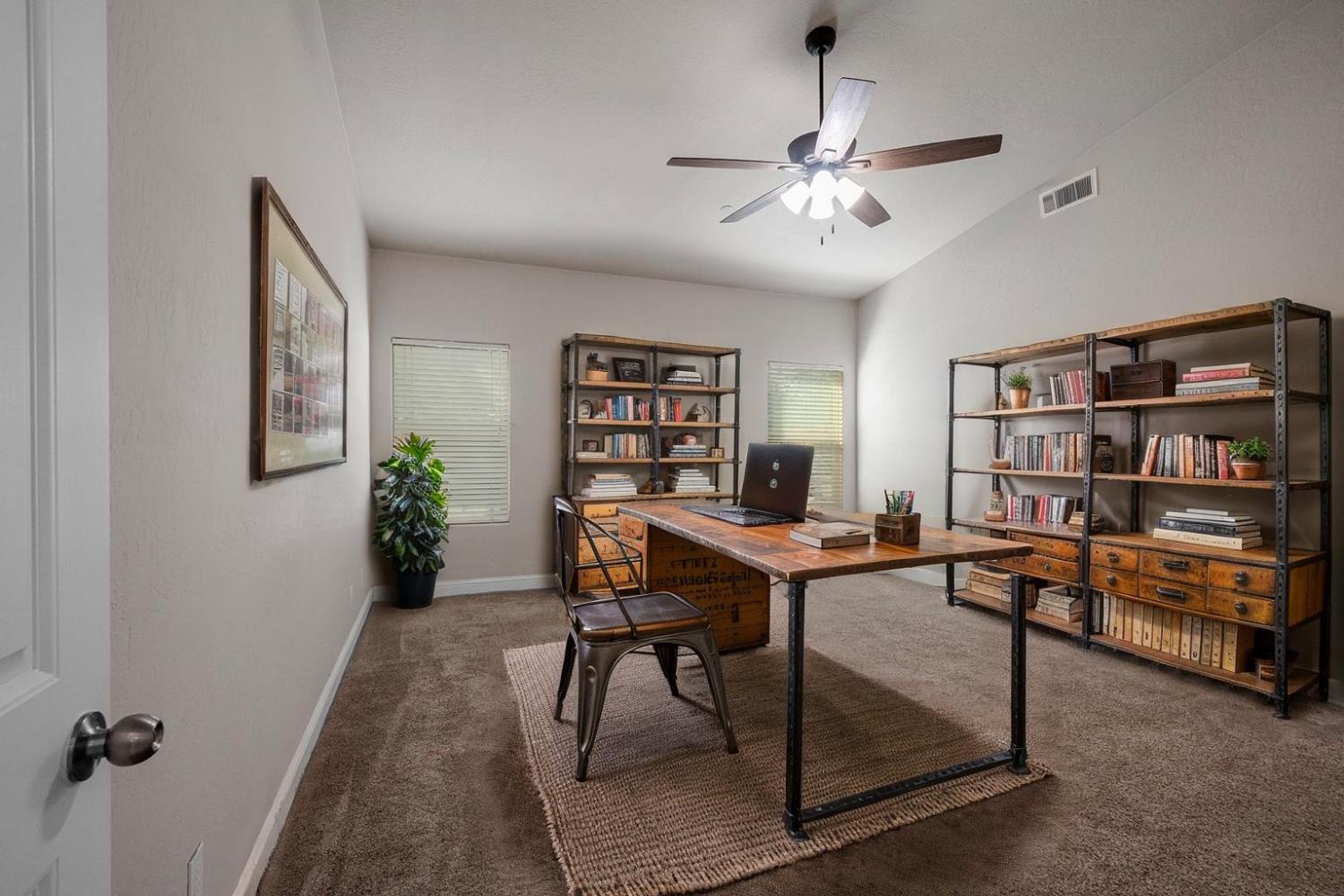 2027 W Babcock Avenue, Visalia, CA, 93291