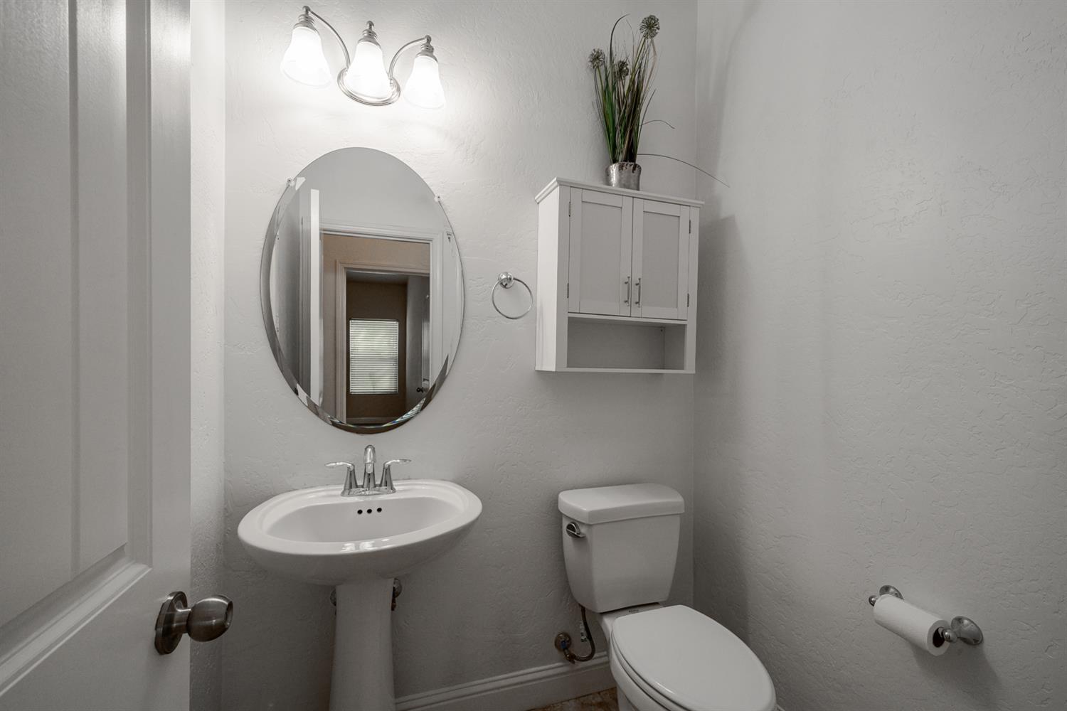 2027 W Babcock Avenue, Visalia, CA, 93291