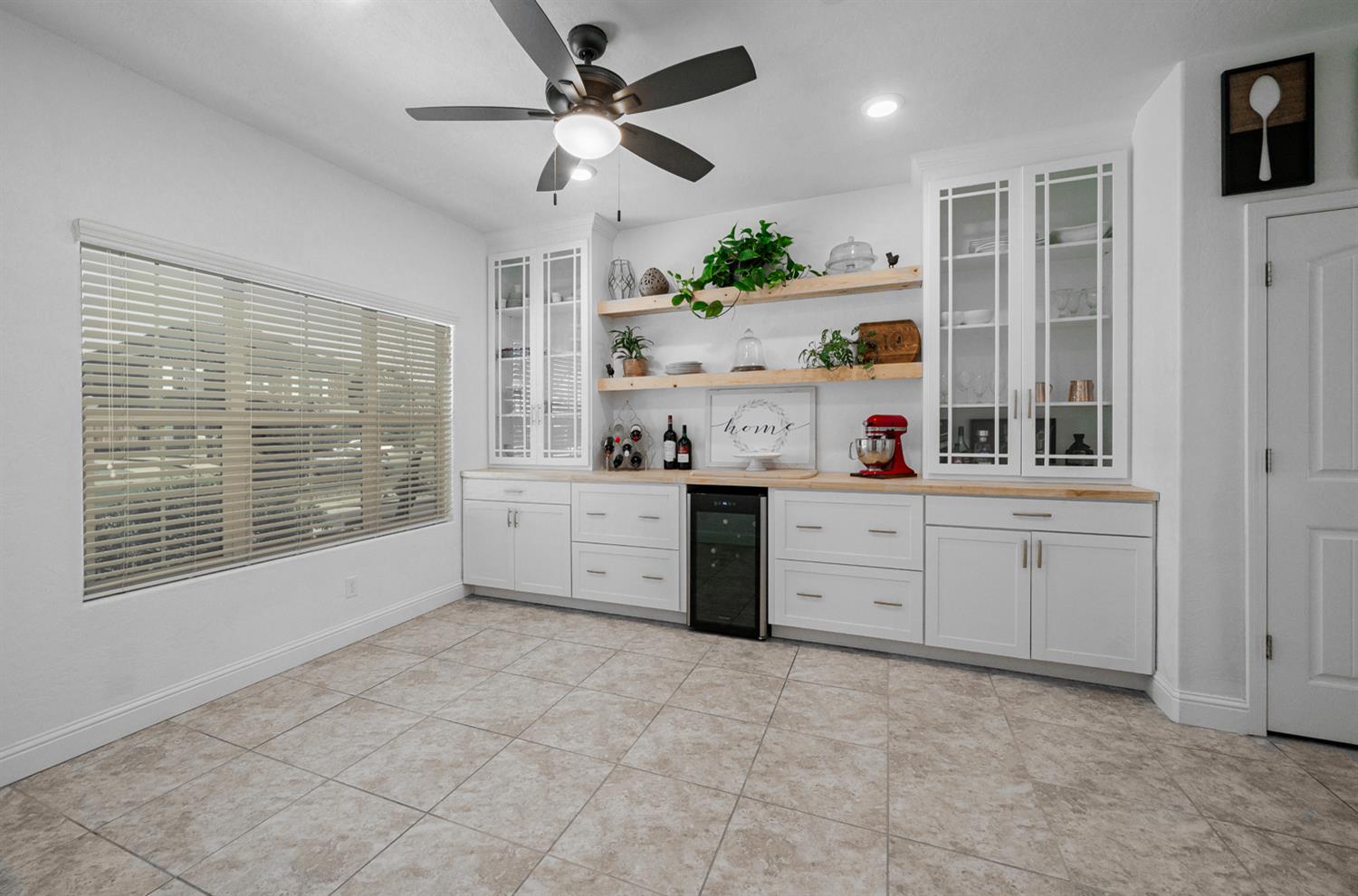 2027 W Babcock Avenue, Visalia, CA, 93291