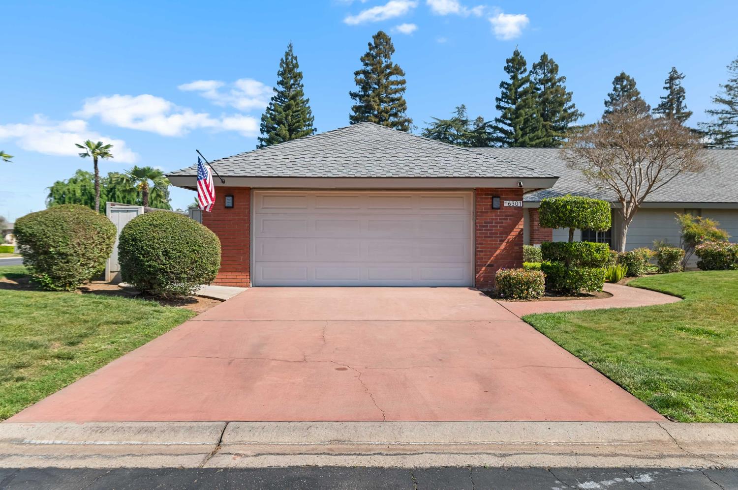 Single Family in Fresno - photo 2