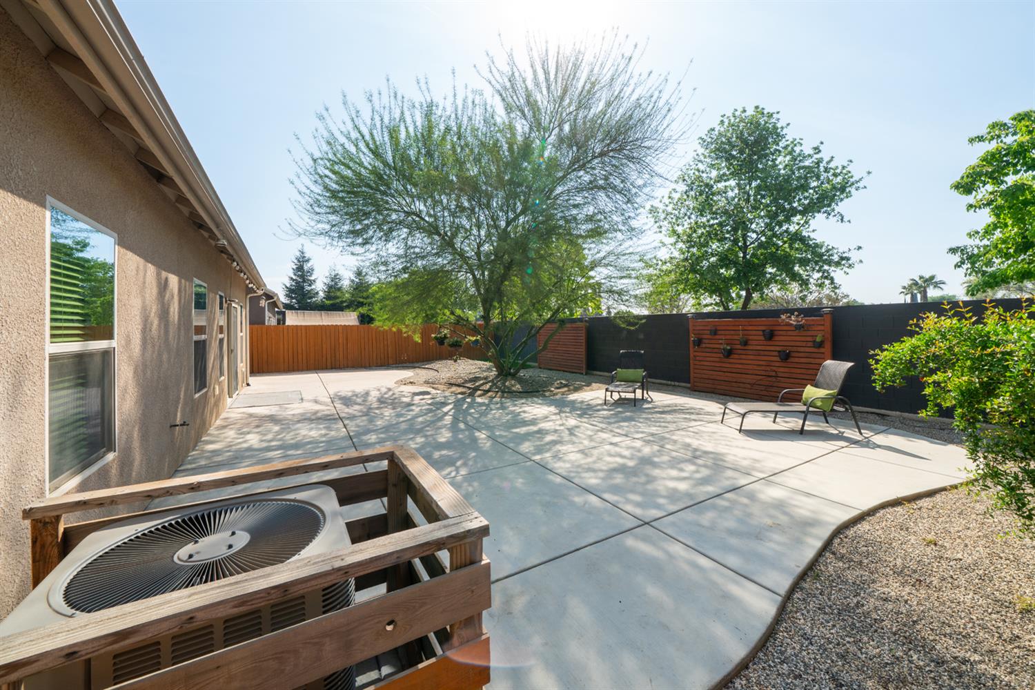 2027 W Babcock Avenue, Visalia, CA, 93291