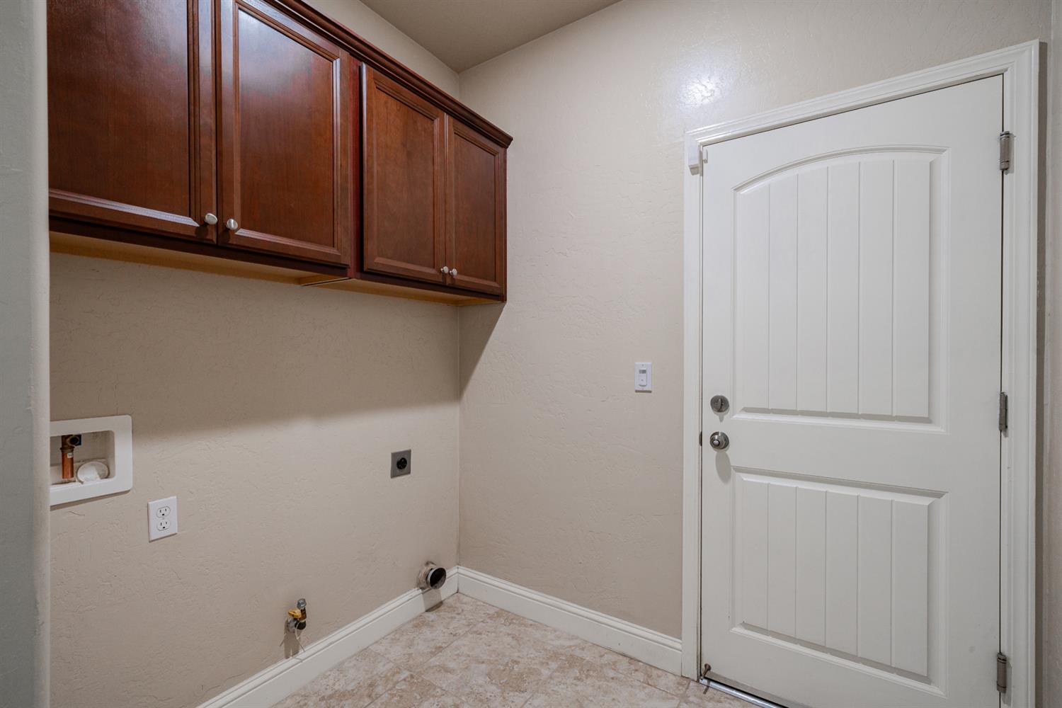 2027 W Babcock Avenue, Visalia, CA, 93291