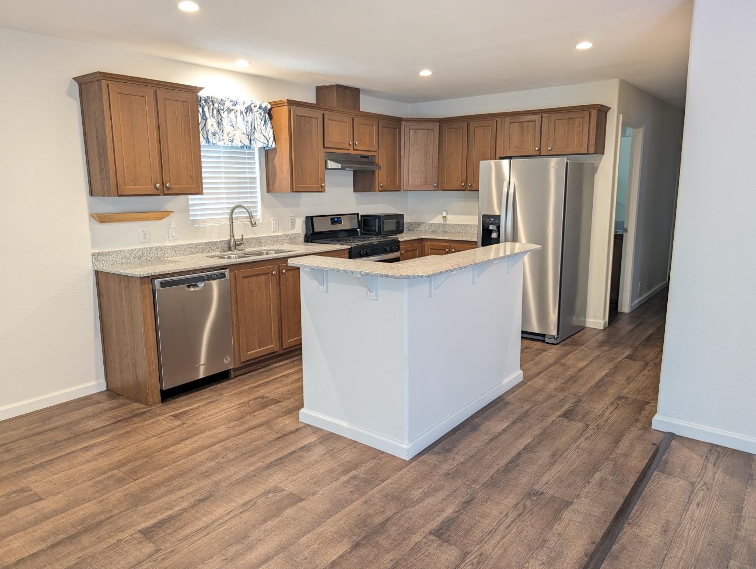 Mobile Home in Clovis - photo 2