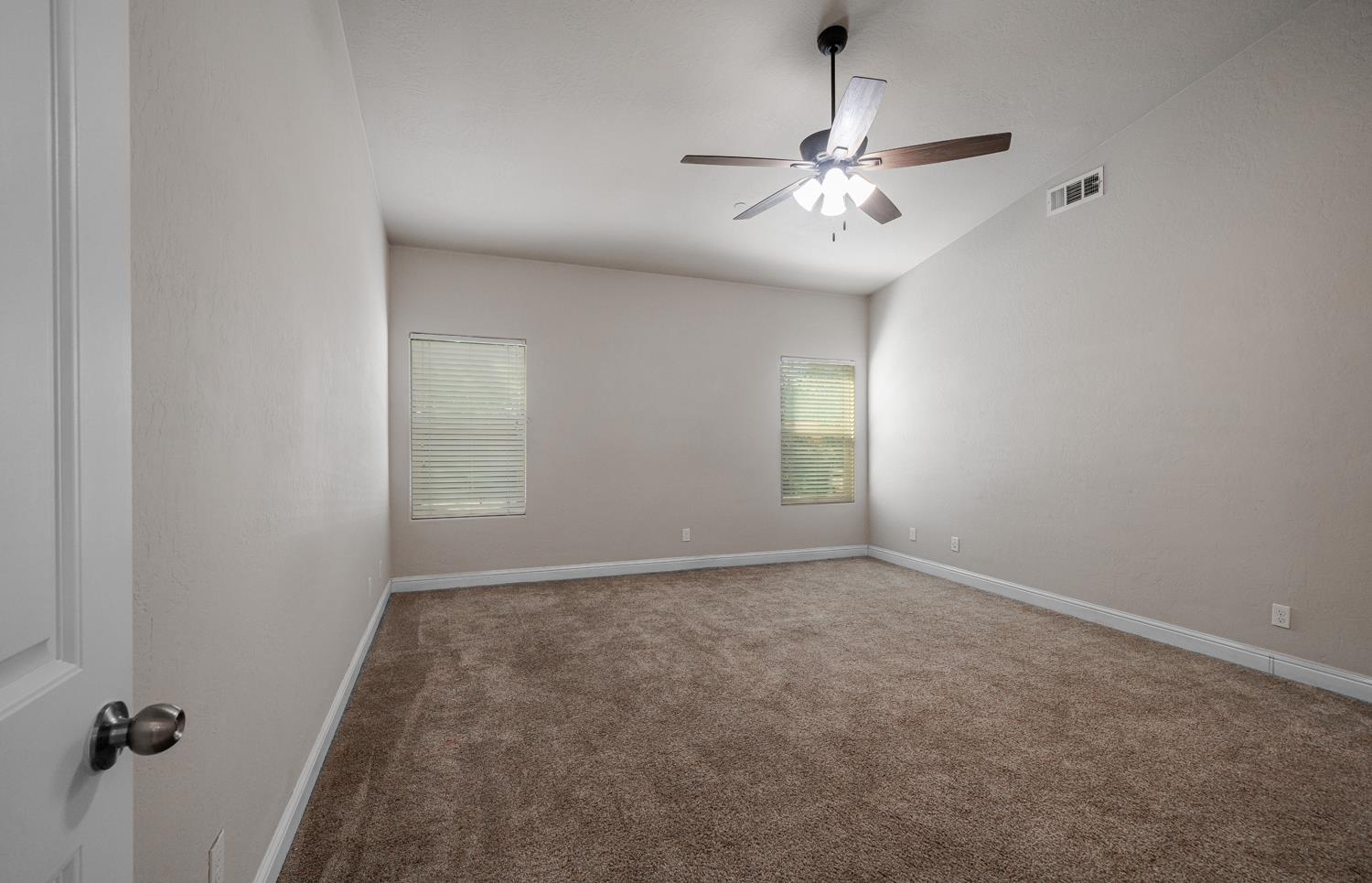 2027 W Babcock Avenue, Visalia, CA, 93291