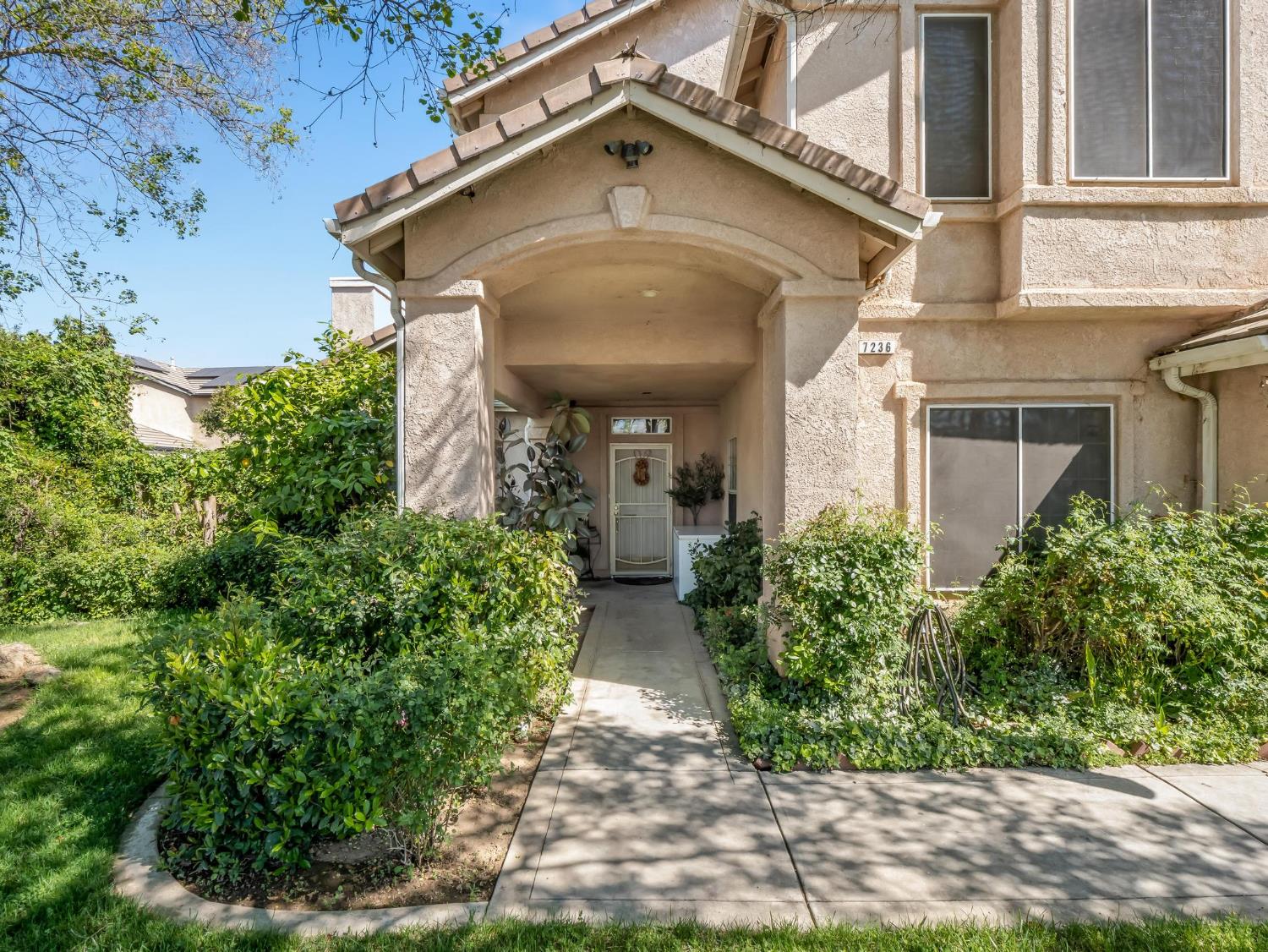 Single Family in Fresno - photo 2