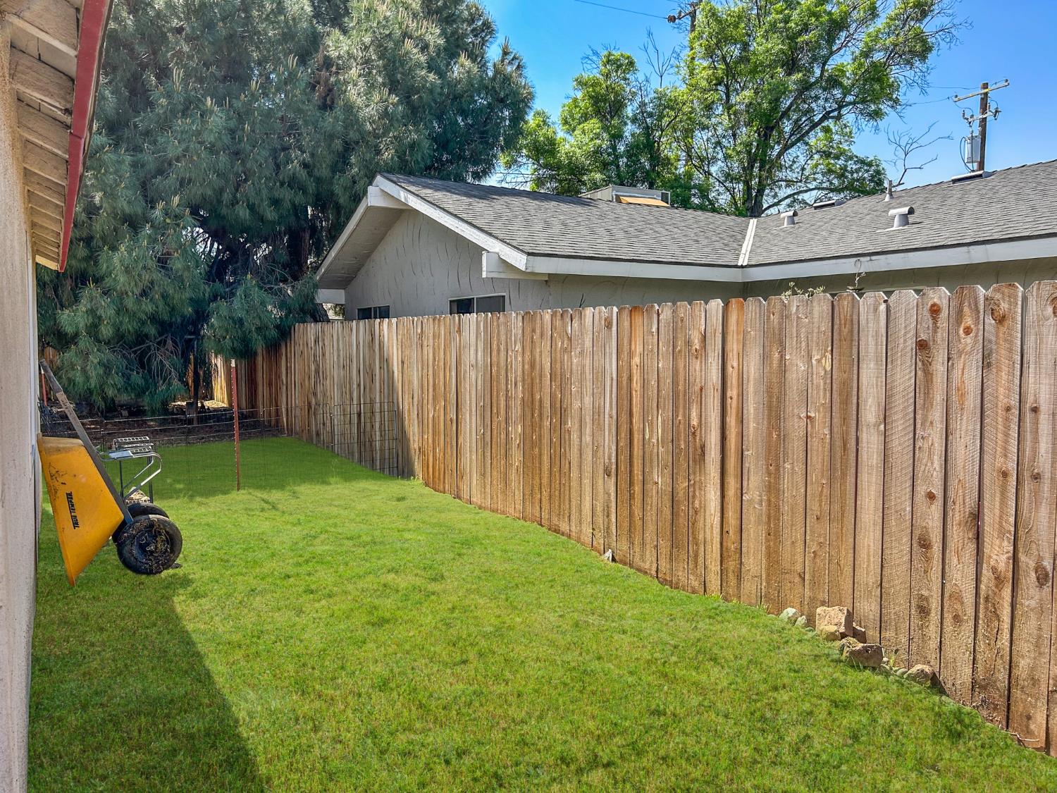 560 W Stuart Avenue, Clovis, CA, 93612