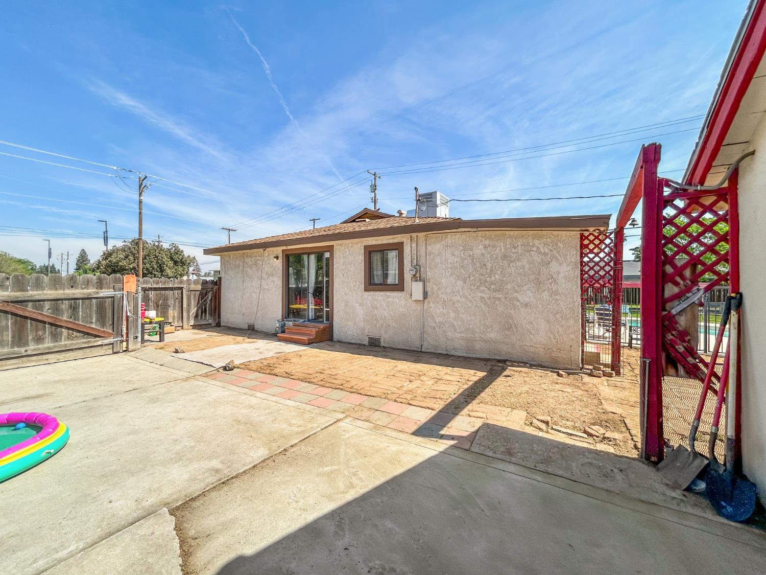 560 W Stuart Avenue, Clovis, CA, 93612