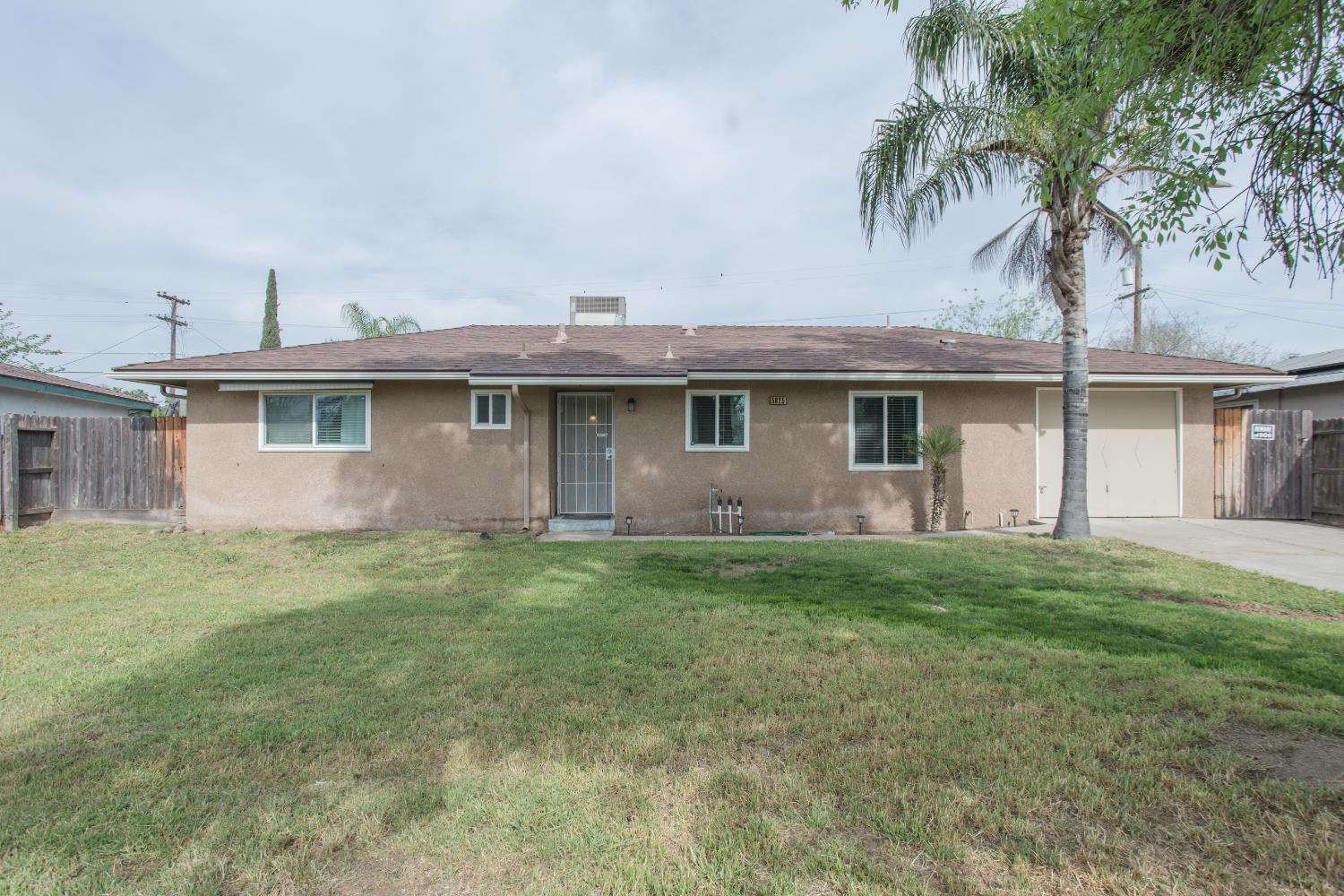 Single Family in Fresno - photo 2