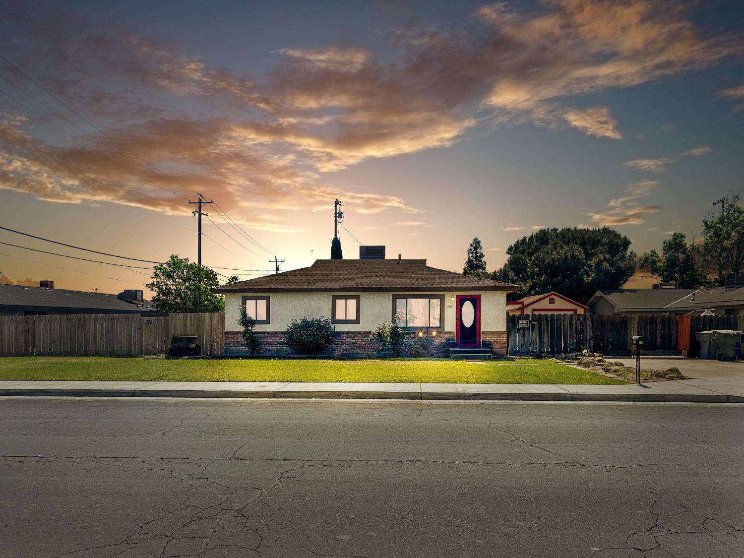 560 W Stuart Avenue, Clovis, CA, 93612