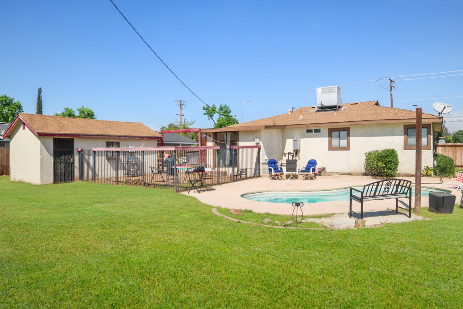 560 W Stuart Avenue, Clovis, CA, 93612
