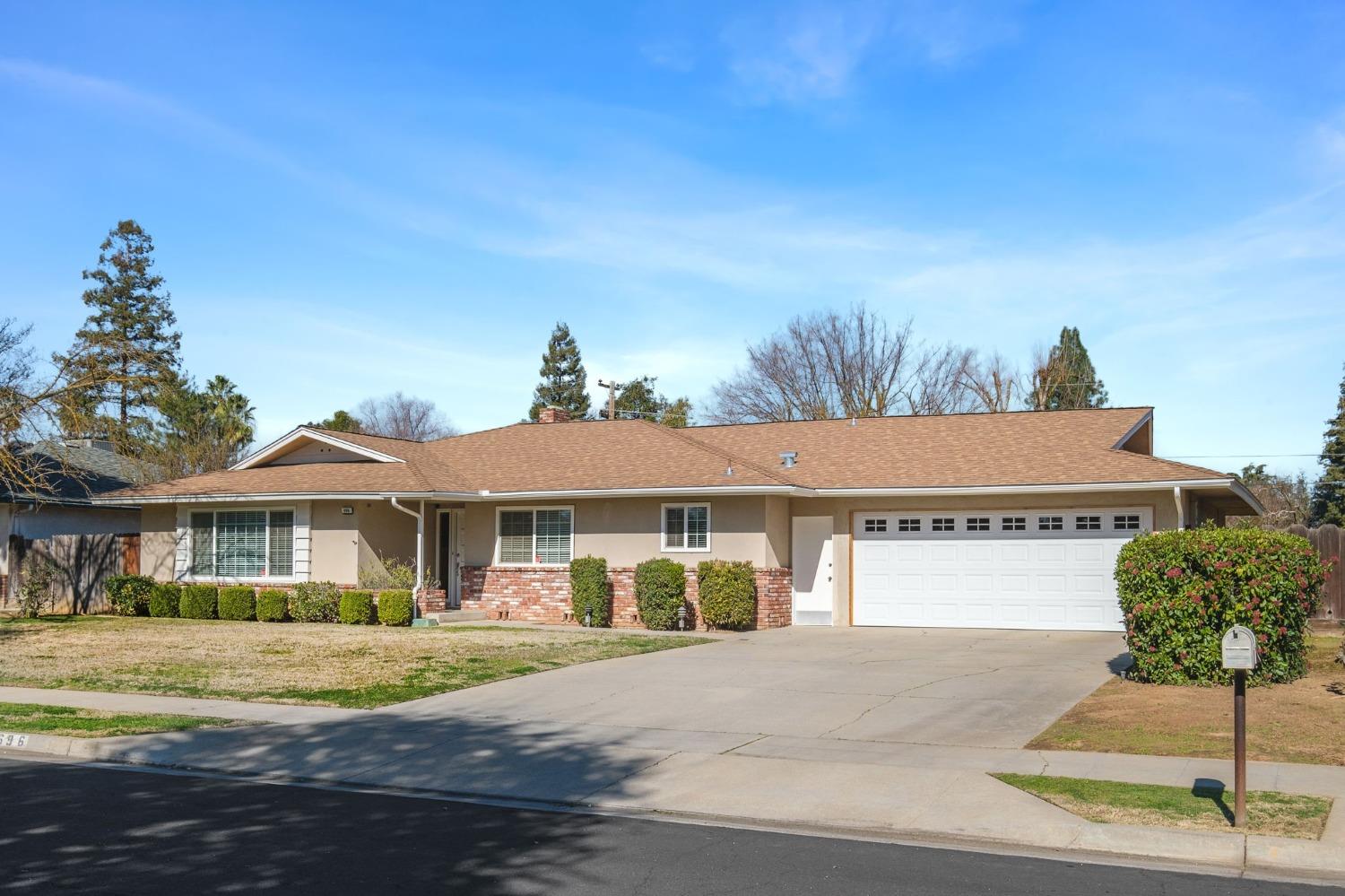 Single Family in Fresno - photo 2